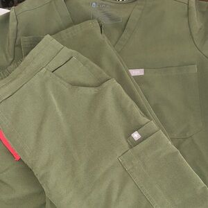 Figs Women’s Dark Olive Scrub Set - One Pocket Top, Yola Bottoms